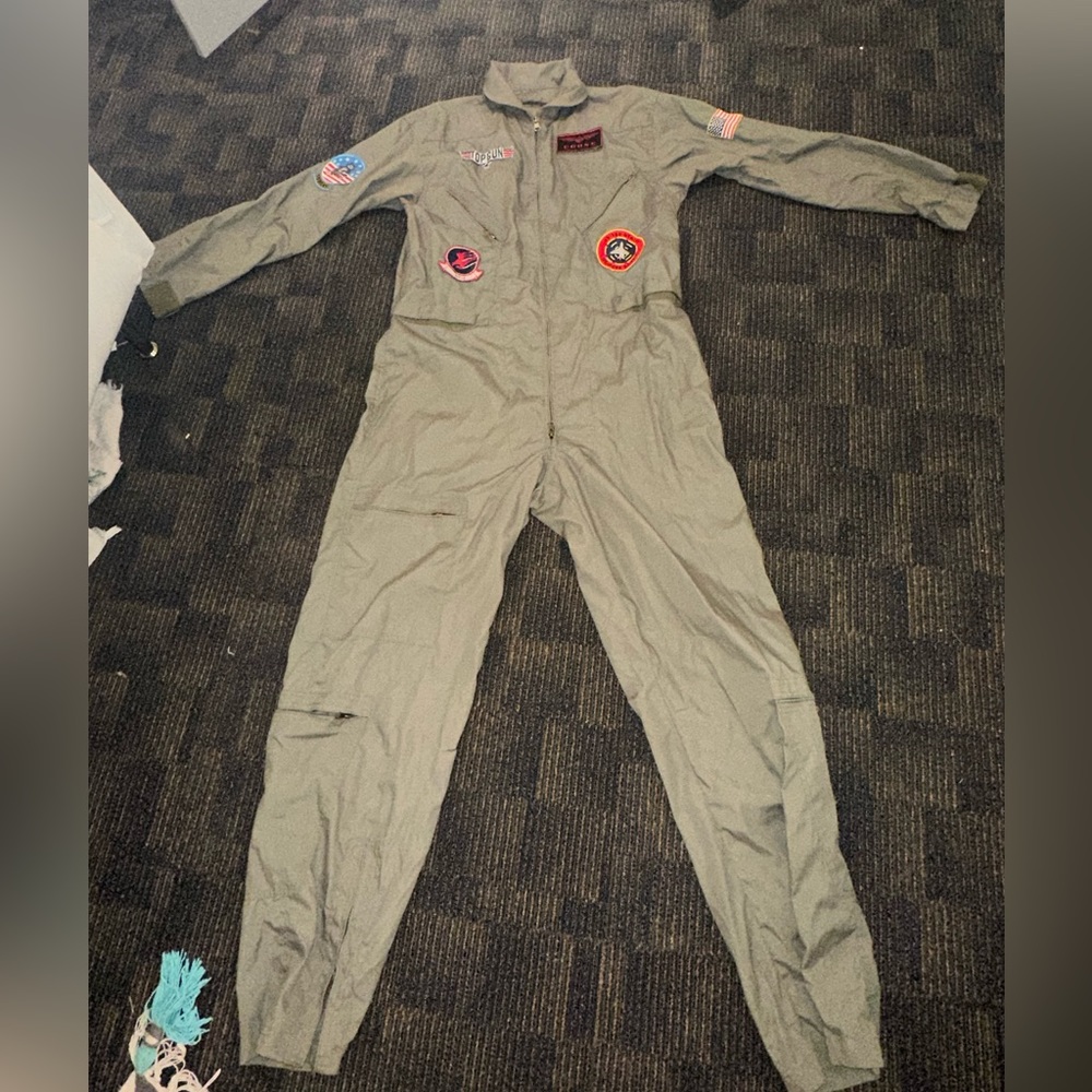 Men’s top gun costume